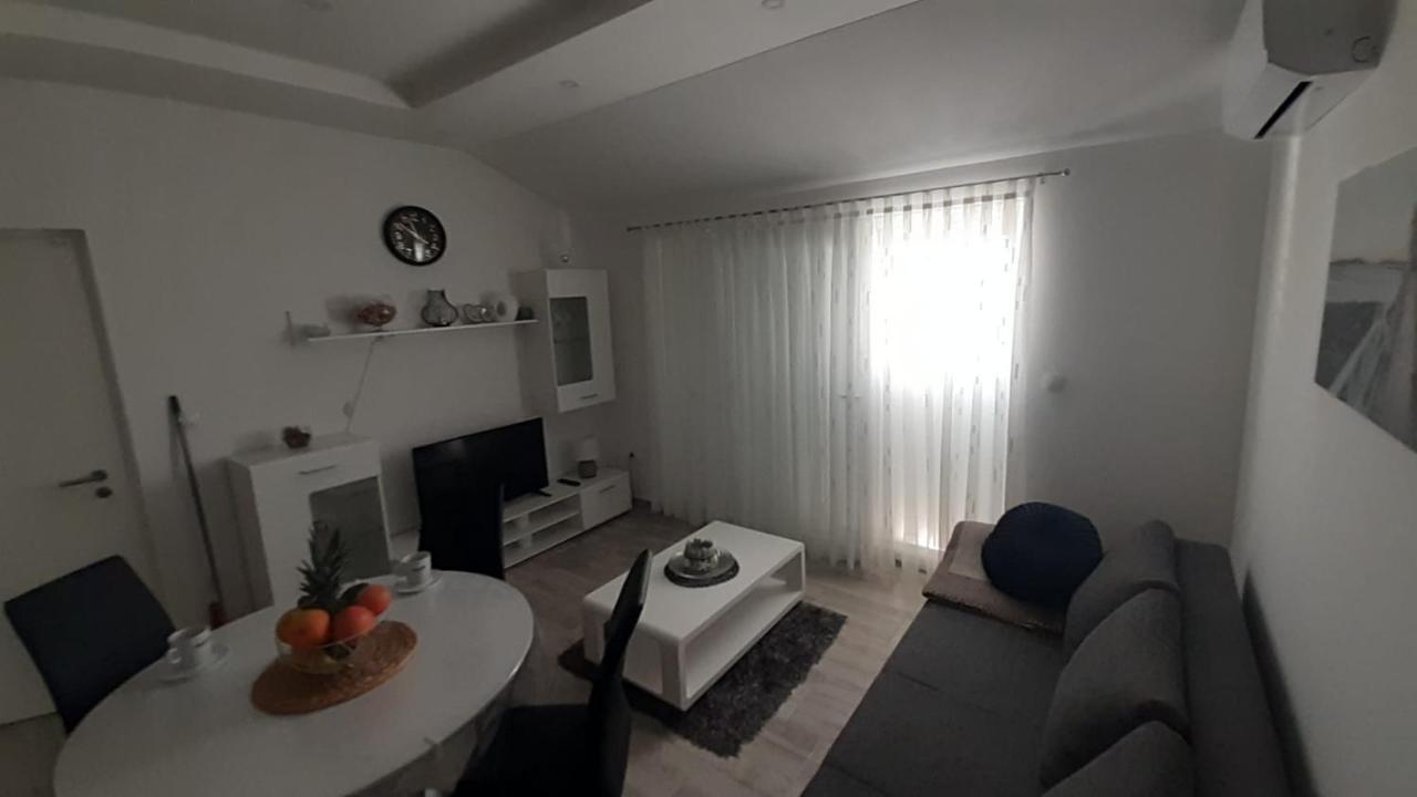 Apartmani Lucija ポヴリャナ エクステリア 写真