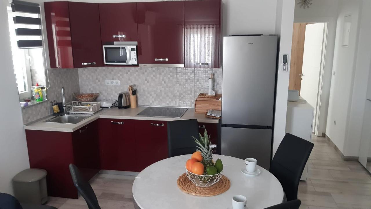 Apartmani Lucija ポヴリャナ エクステリア 写真