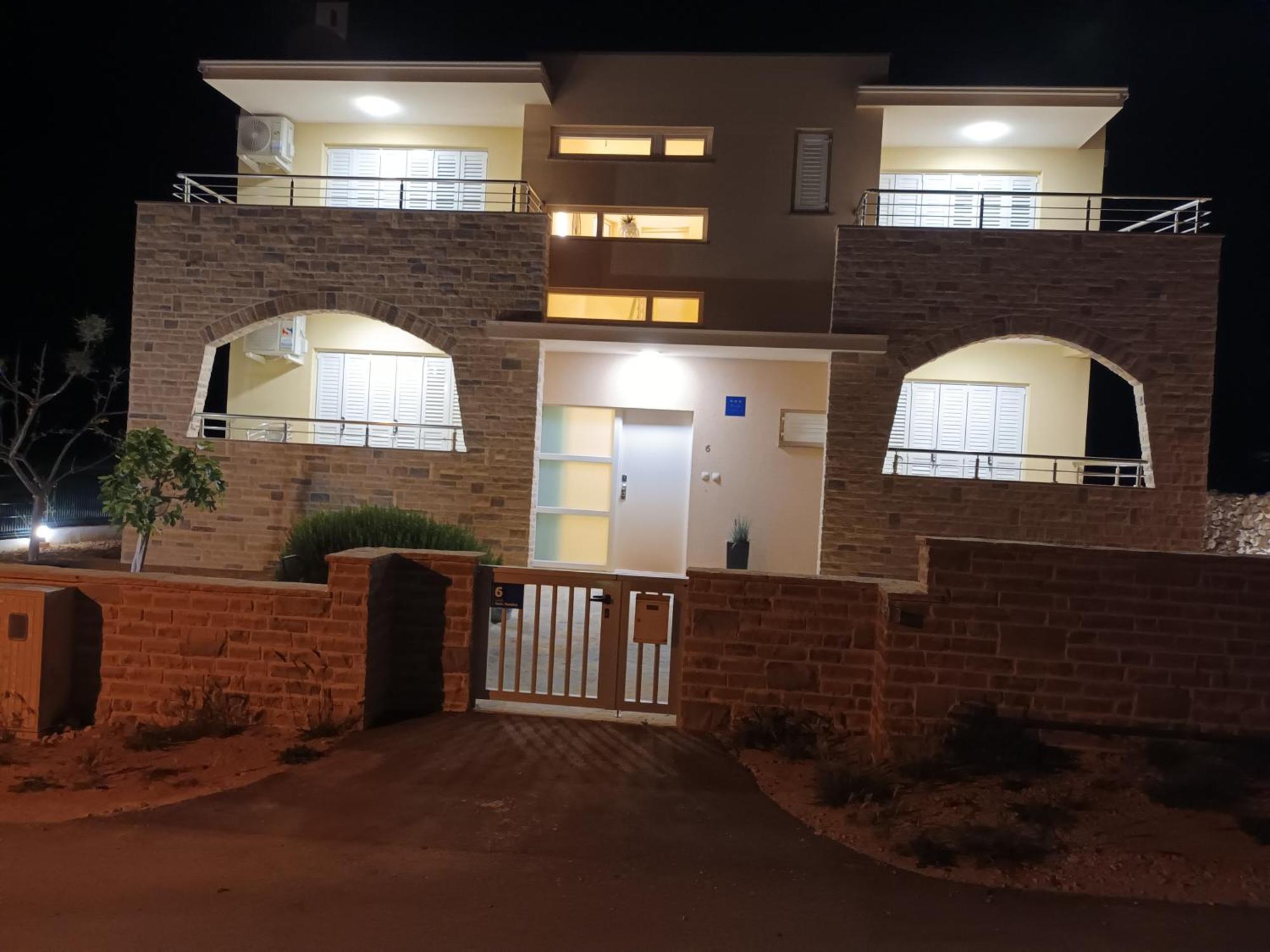 Apartmani Lucija ポヴリャナ エクステリア 写真