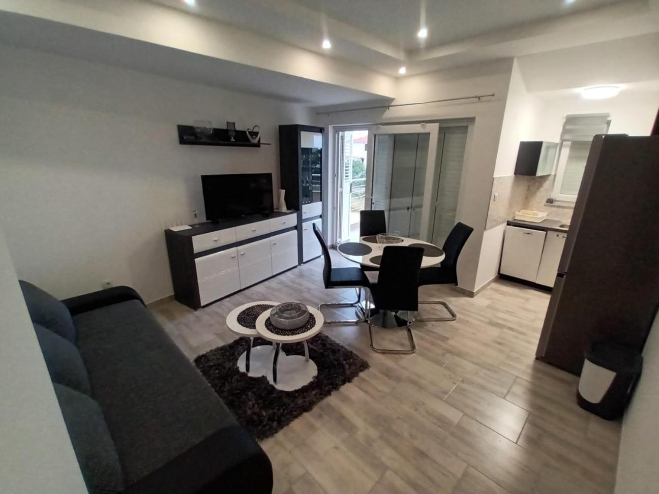 Apartmani Lucija ポヴリャナ エクステリア 写真