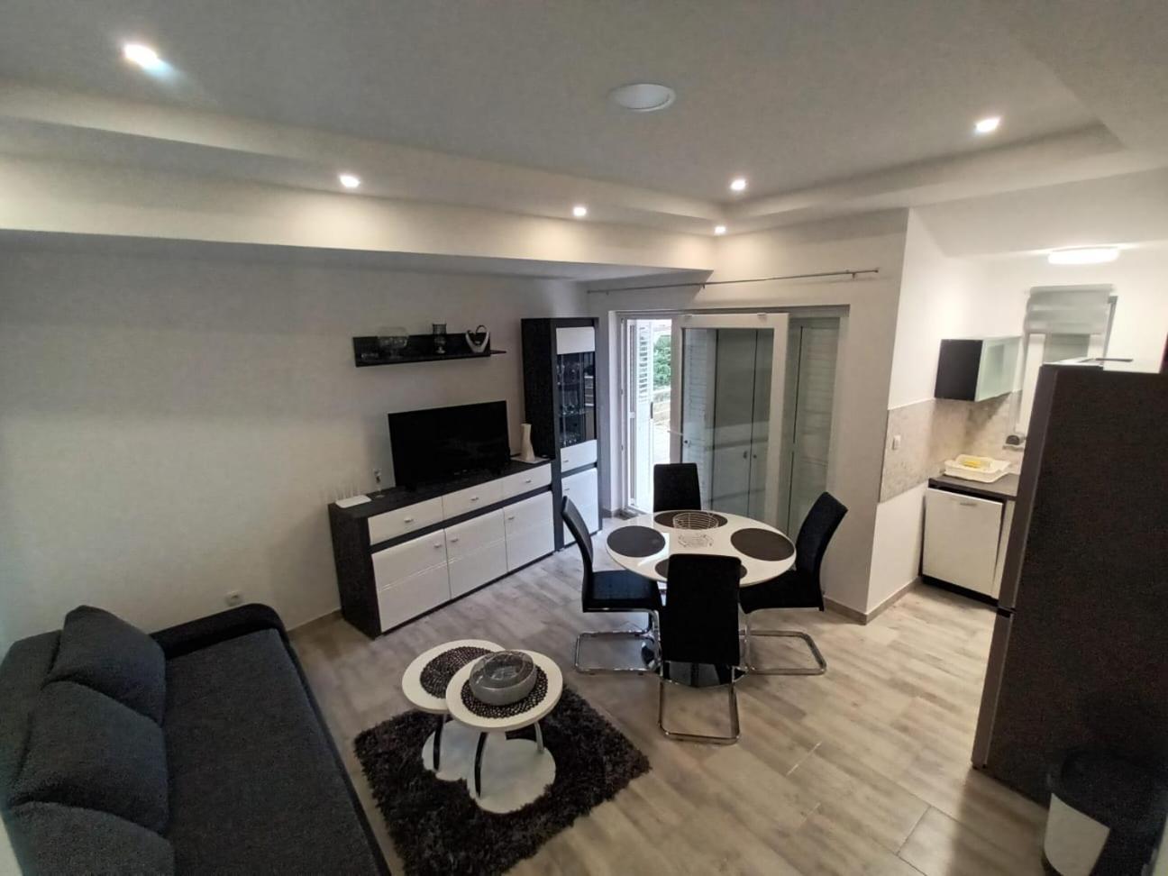 Apartmani Lucija ポヴリャナ エクステリア 写真